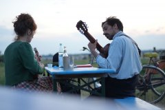 14_DE-Berlin-Tempelhofer-Feld-guitarists-DSC01234